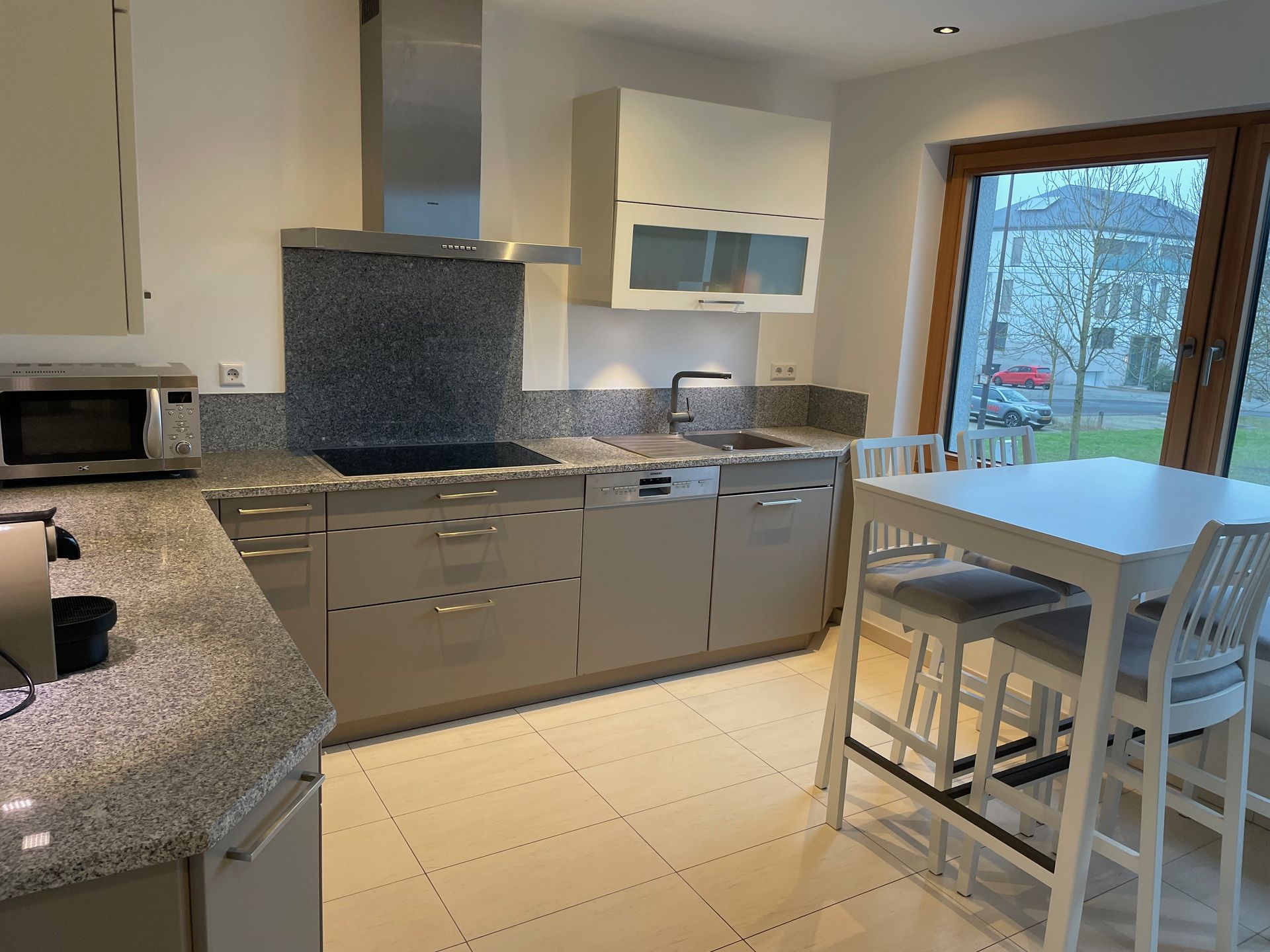 Room 4 — 49, rue Charles IV, Luxembourg-Belair