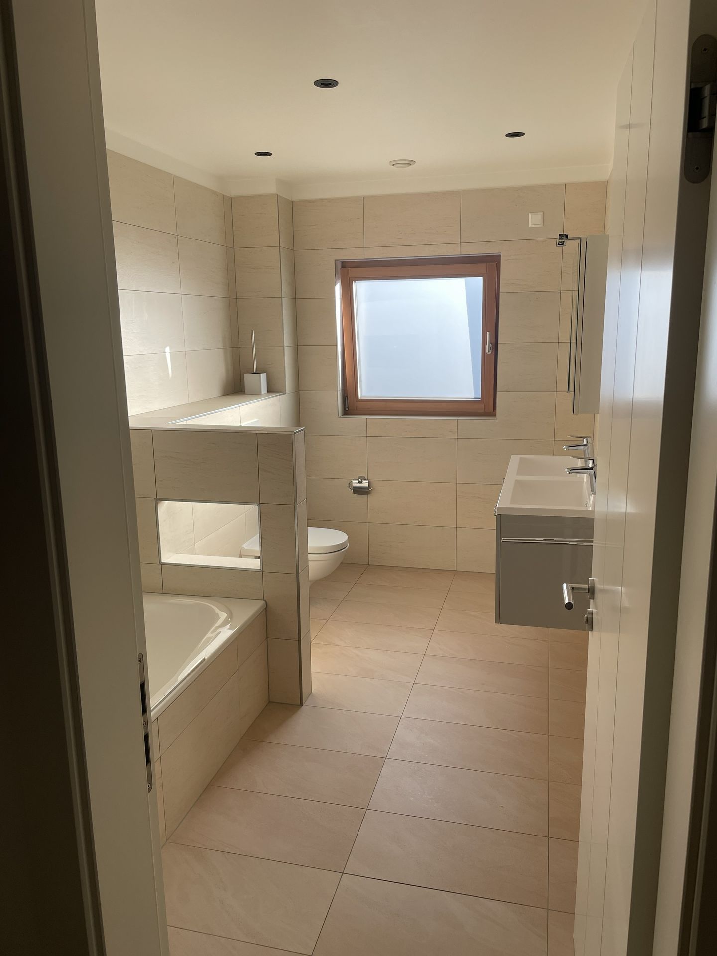 Room 4 — 49, rue Charles IV, Luxembourg-Belair