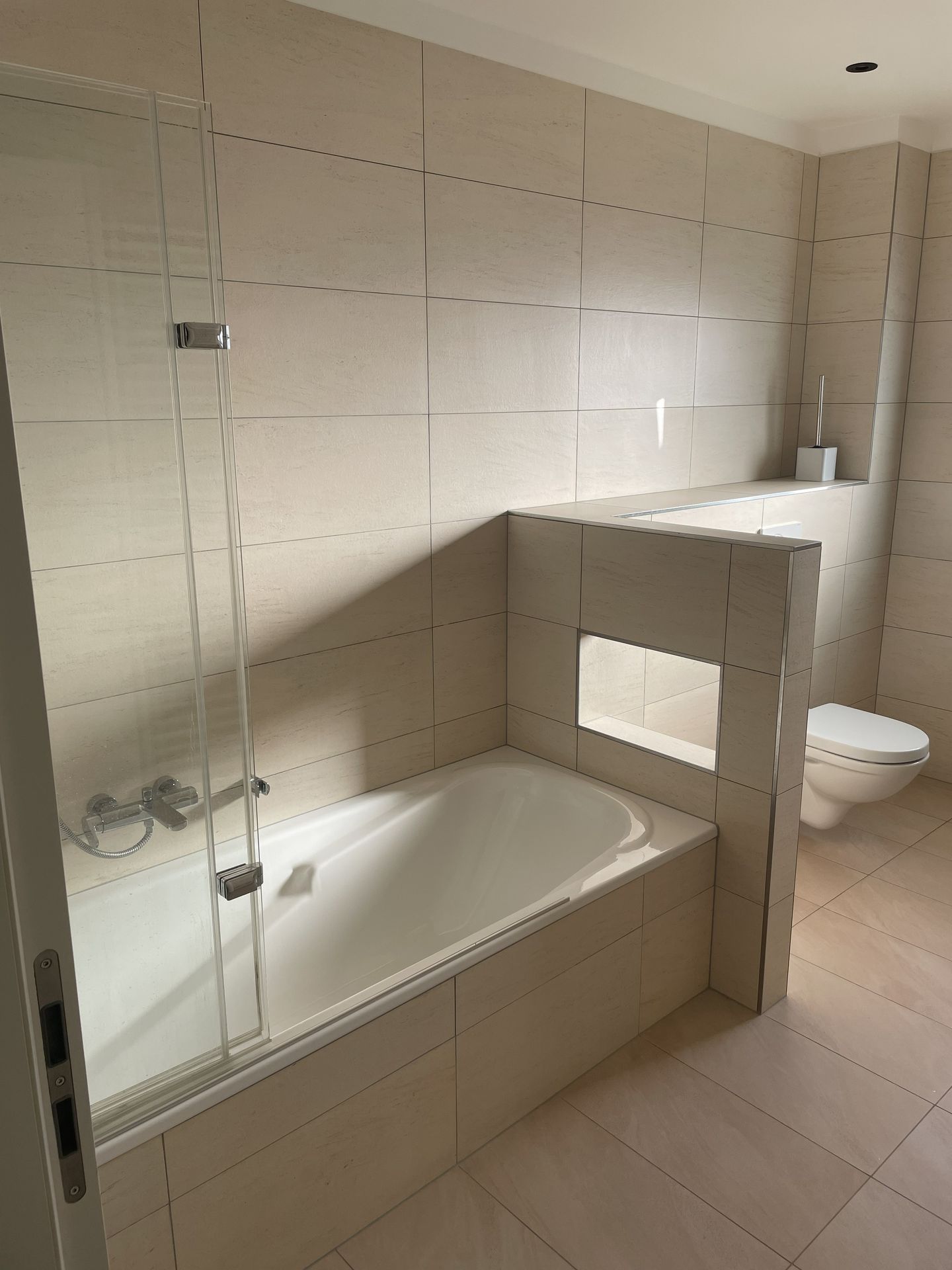 Room 4 — 49, rue Charles IV, Luxembourg-Belair